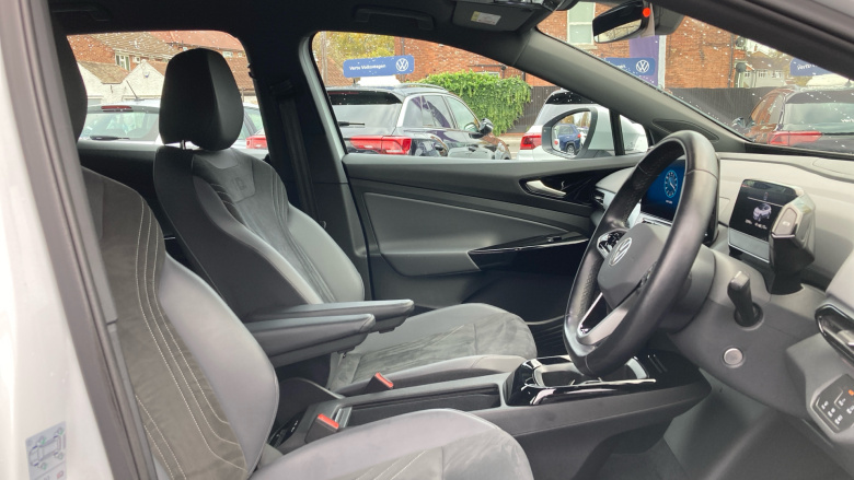 Volkswagen ID.4 109kW Life Pure 52kWh 5dr Auto Electric Estate